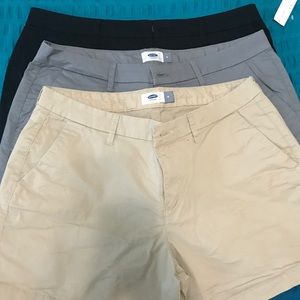 🔴3 pairs Old Navy 5” inseam Chino shorts